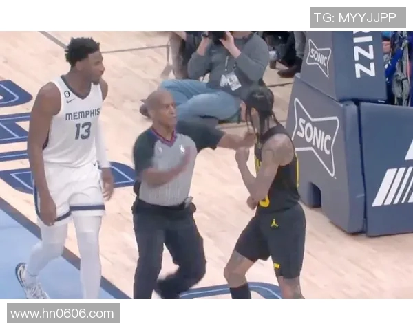 克拉克森与西蒙斯的对决谁能在NBA赛场上更胜一筹